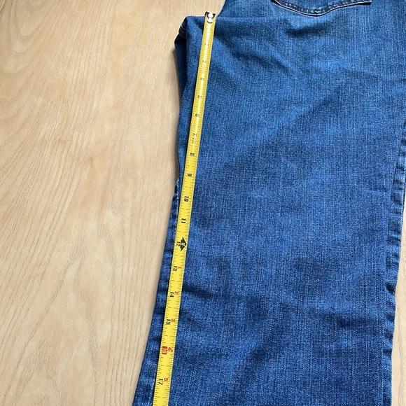 Lee Relaxed Fit. Straight Leg. Mid Rise size 10 /16 waist/38Long - Picture 3 of 13